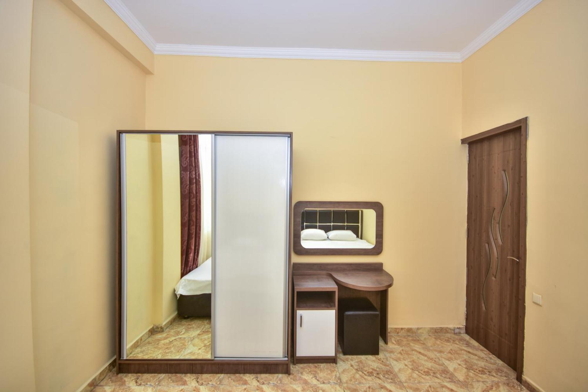 Family Apartments In Батуми Экстерьер фото