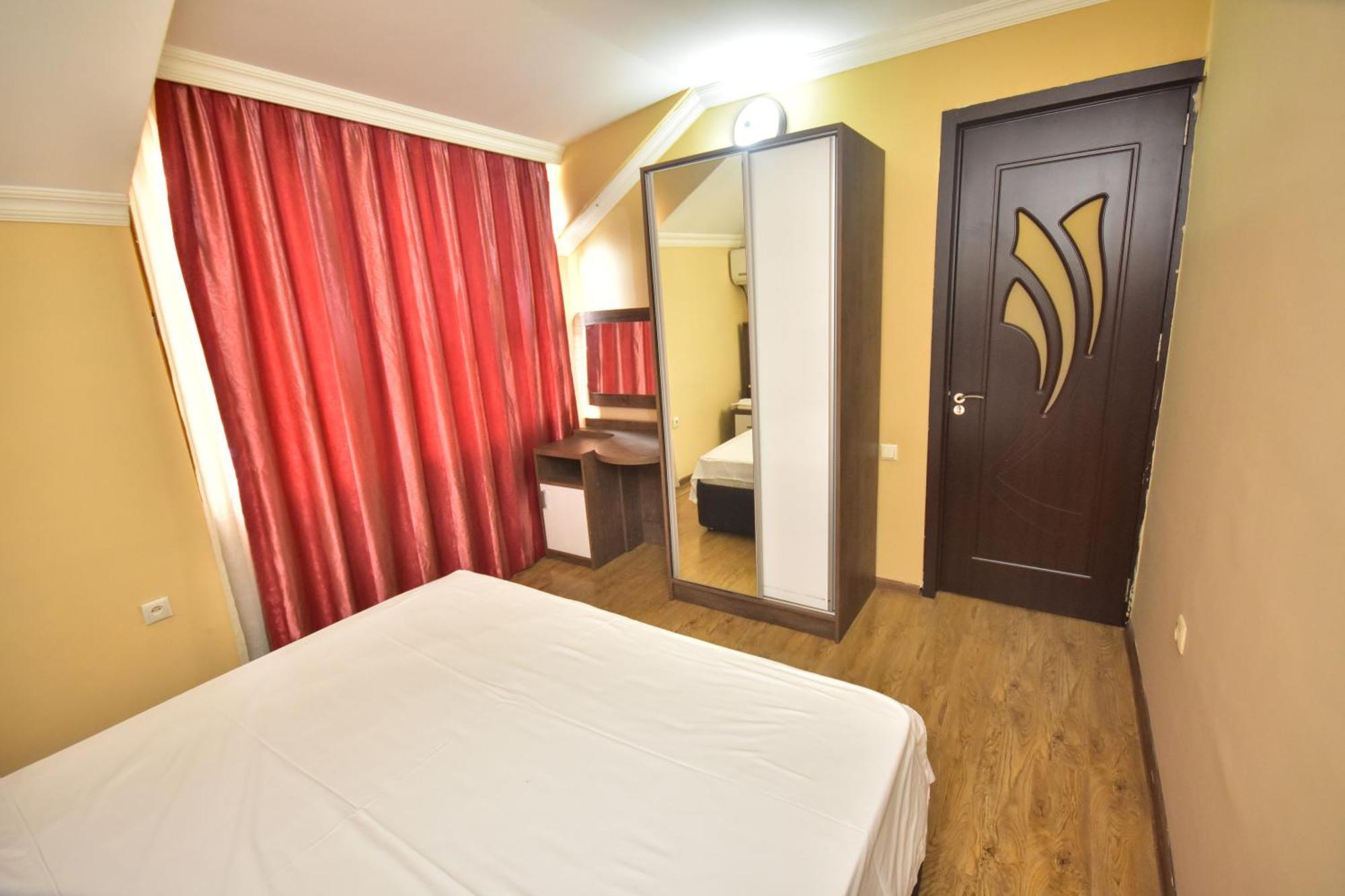 Family Apartments In Батуми Экстерьер фото