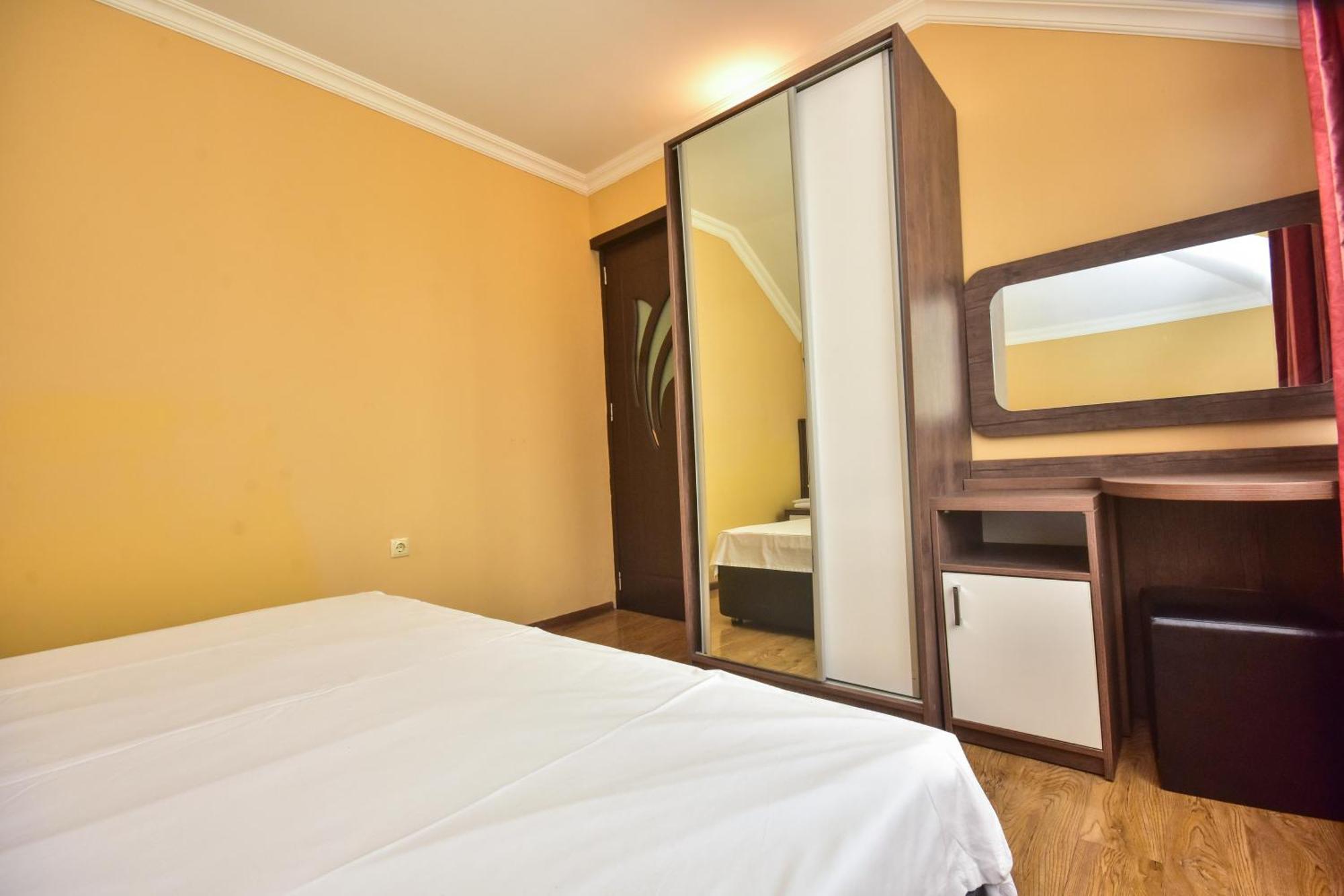 Family Apartments In Батуми Экстерьер фото